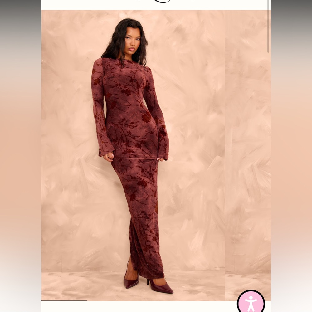 Maxi dress. Very sexy.